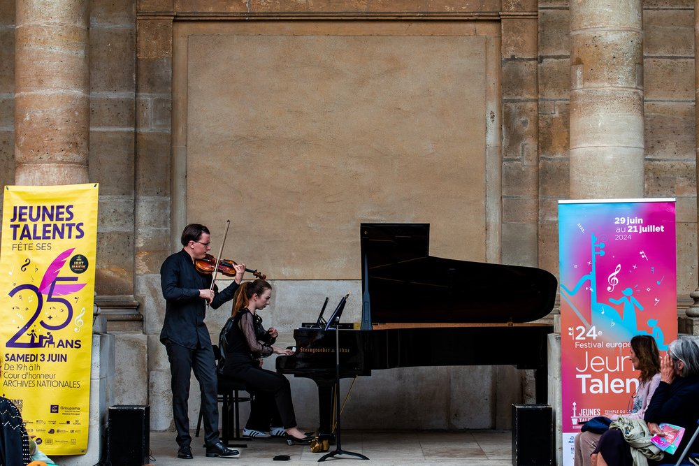 © JEUNES TALENTS