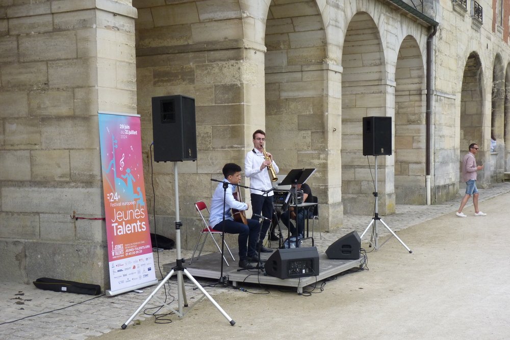 © JEUNES TALENTS