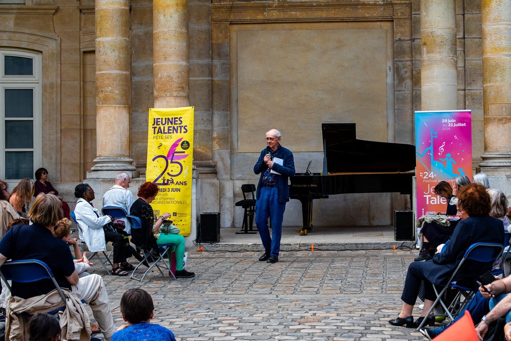 © JEUNES TALENTS