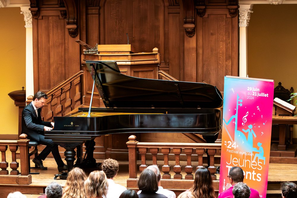 © JEUNES TALENTS