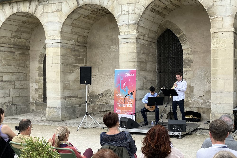 © JEUNES TALENTS