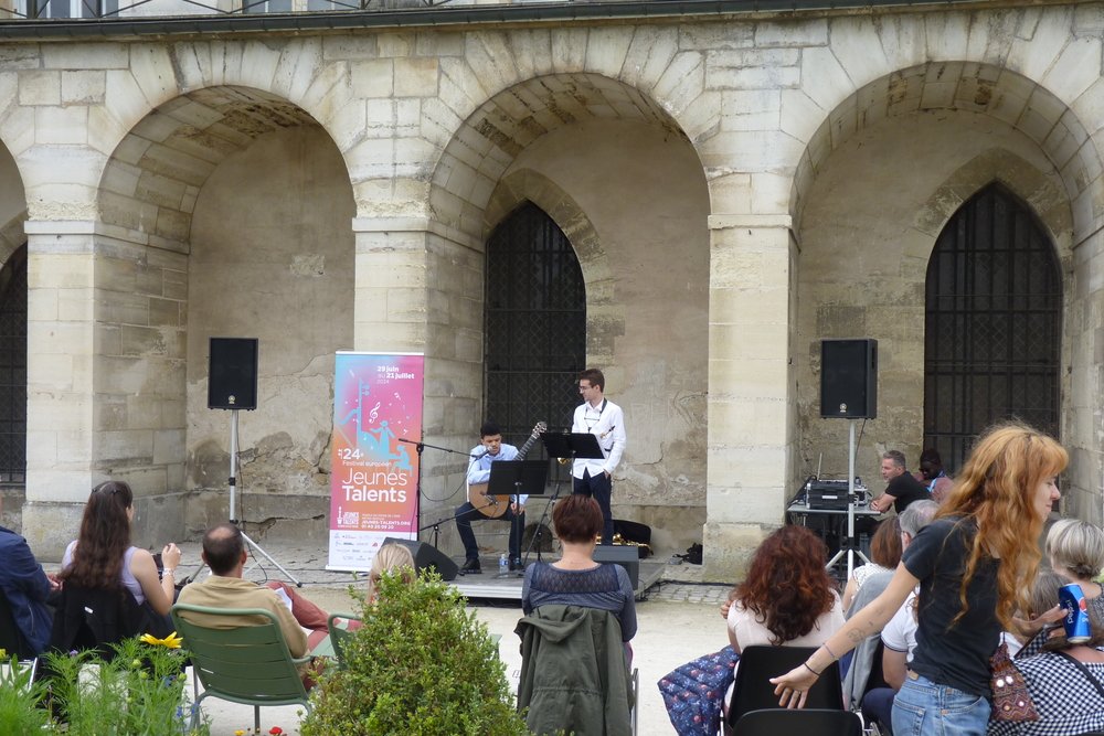 © JEUNES TALENTS